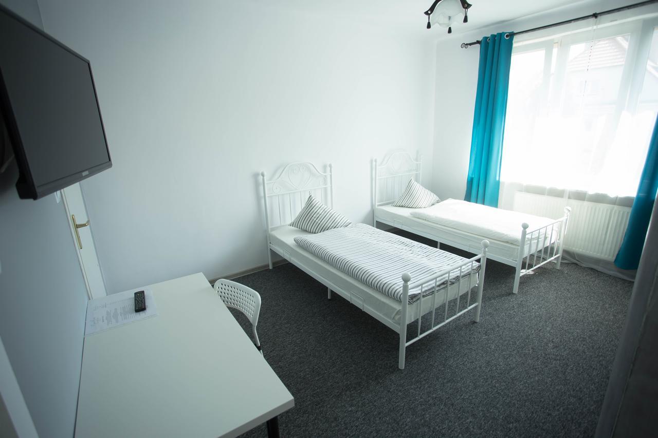ורשה Moonriver Inn מראה חיצוני תמונה