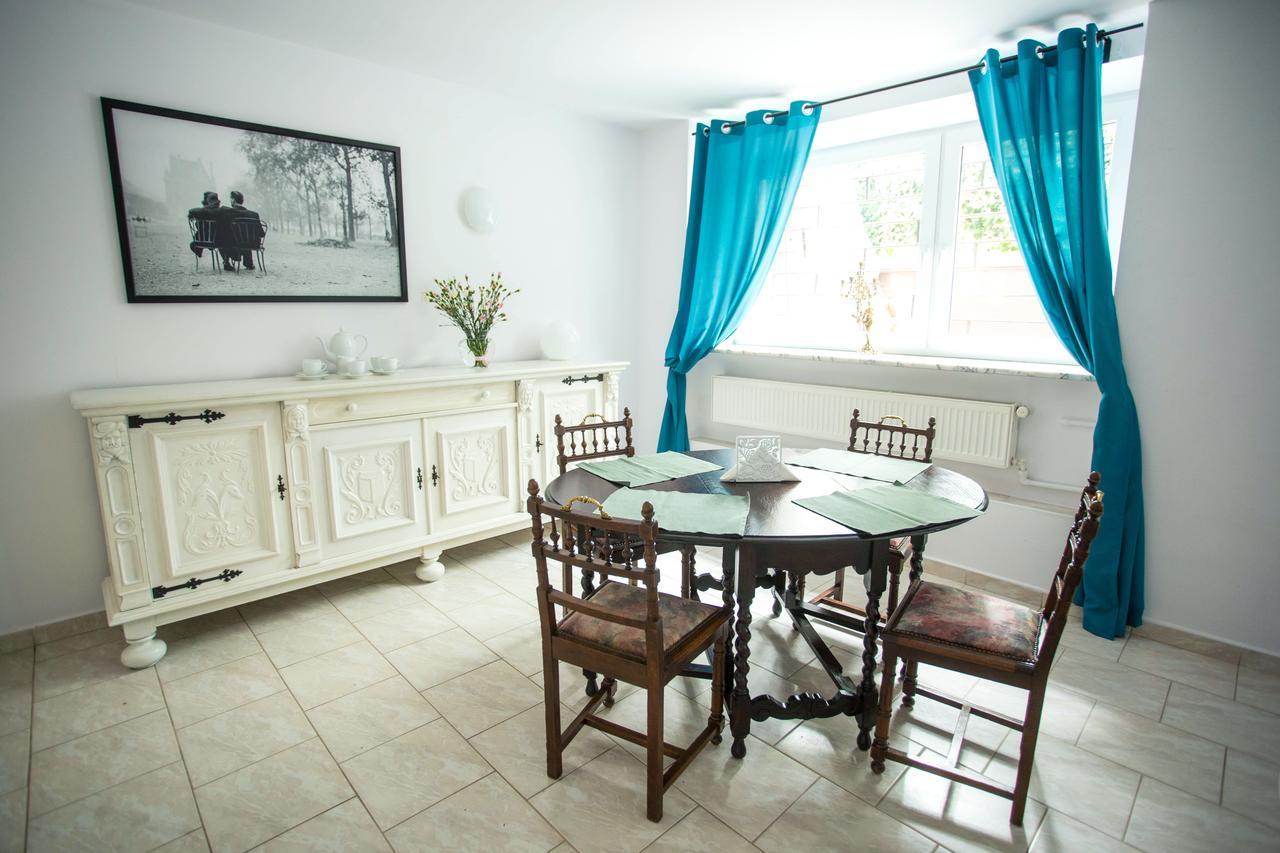 ורשה Moonriver Inn מראה חיצוני תמונה
