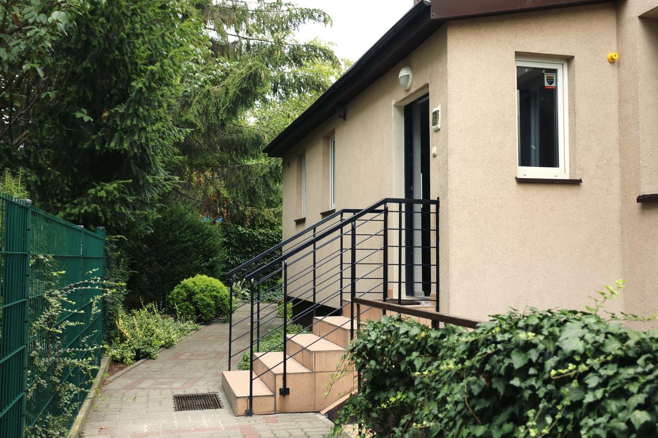 ורשה Moonriver Inn מראה חיצוני תמונה