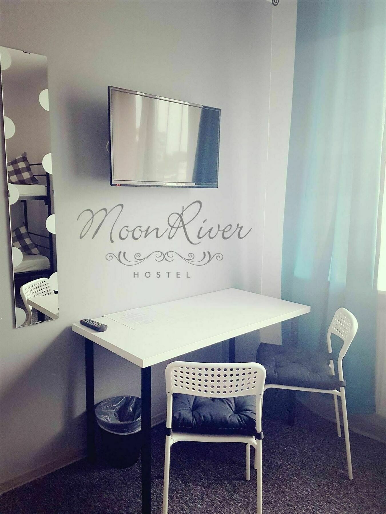 ורשה Moonriver Inn מראה חיצוני תמונה